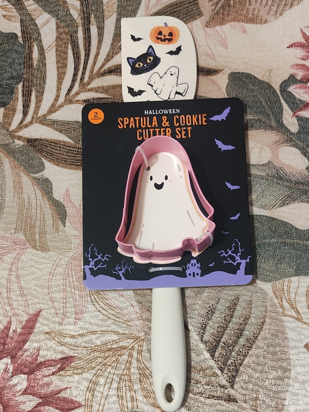 HALLOWEEN 🎃 SPATULA AND GHOST COOKIE CUTTER SET